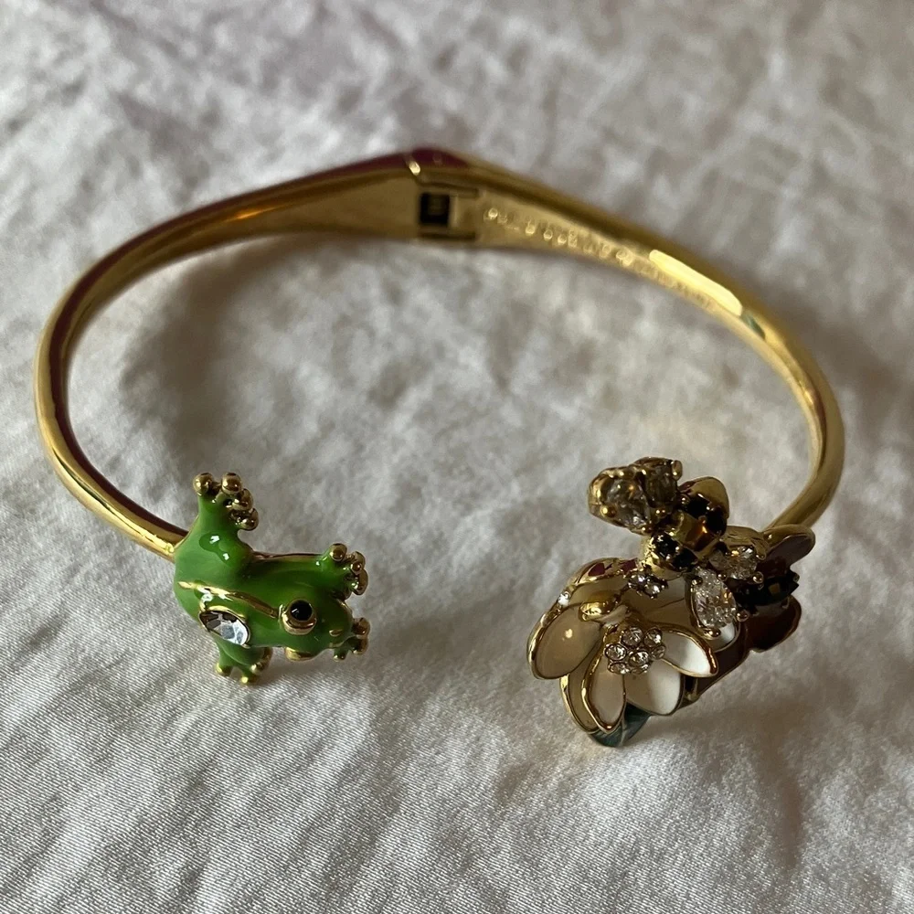 Kate Spade:Multi-Stone Frog& Flower HingedCuff Bracelet- Gold Tone-Missing stone - Picture 9 of 16